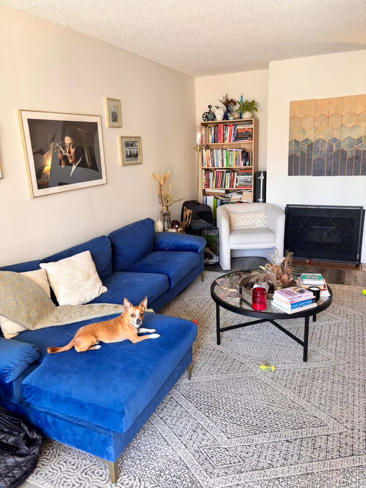 Fully Furnished 1BR in Central LA with Patio, Fireplace and Rooftop Jacuzzi - Photo 2