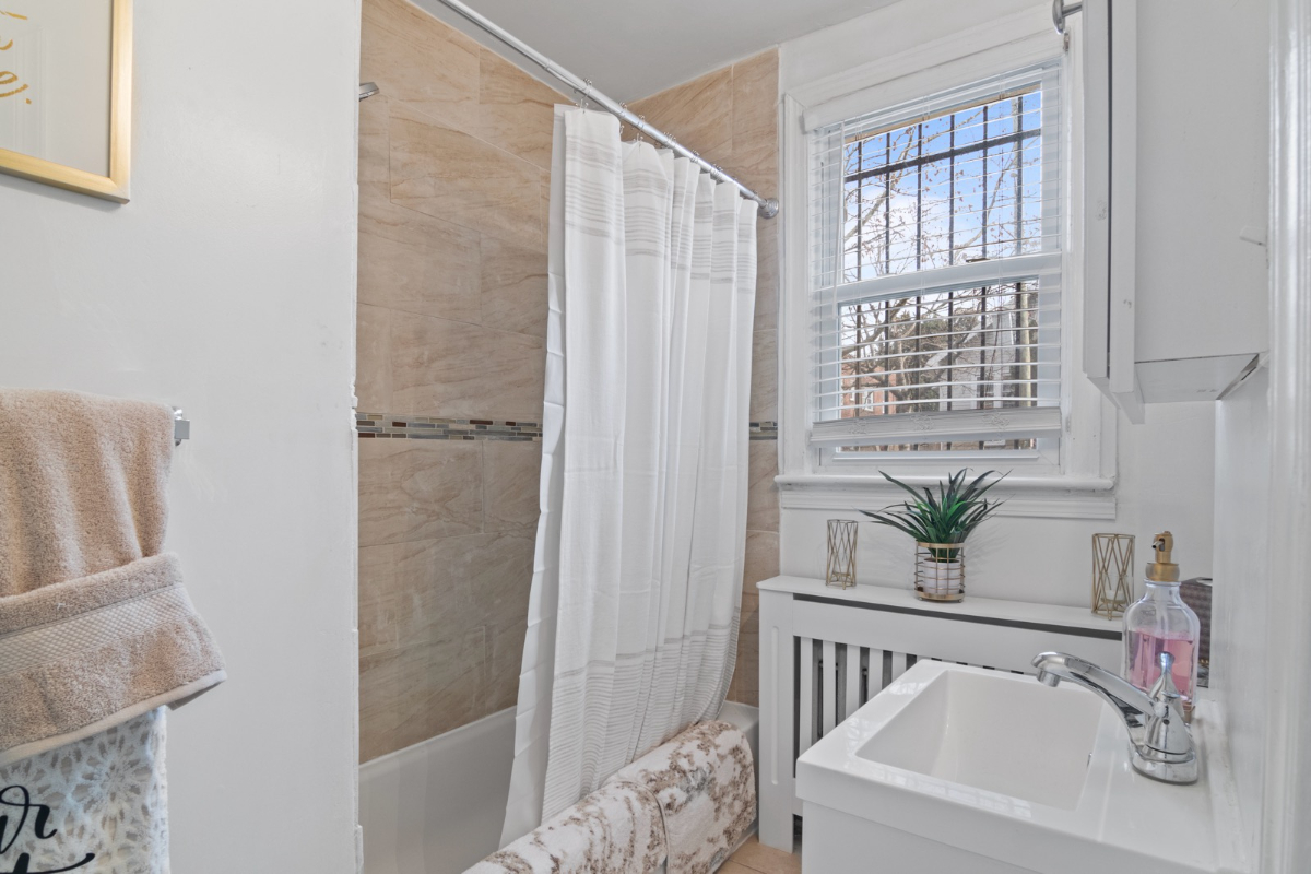 Quaint Gem - Comfortable, Cozy & Convenient - Photo 4