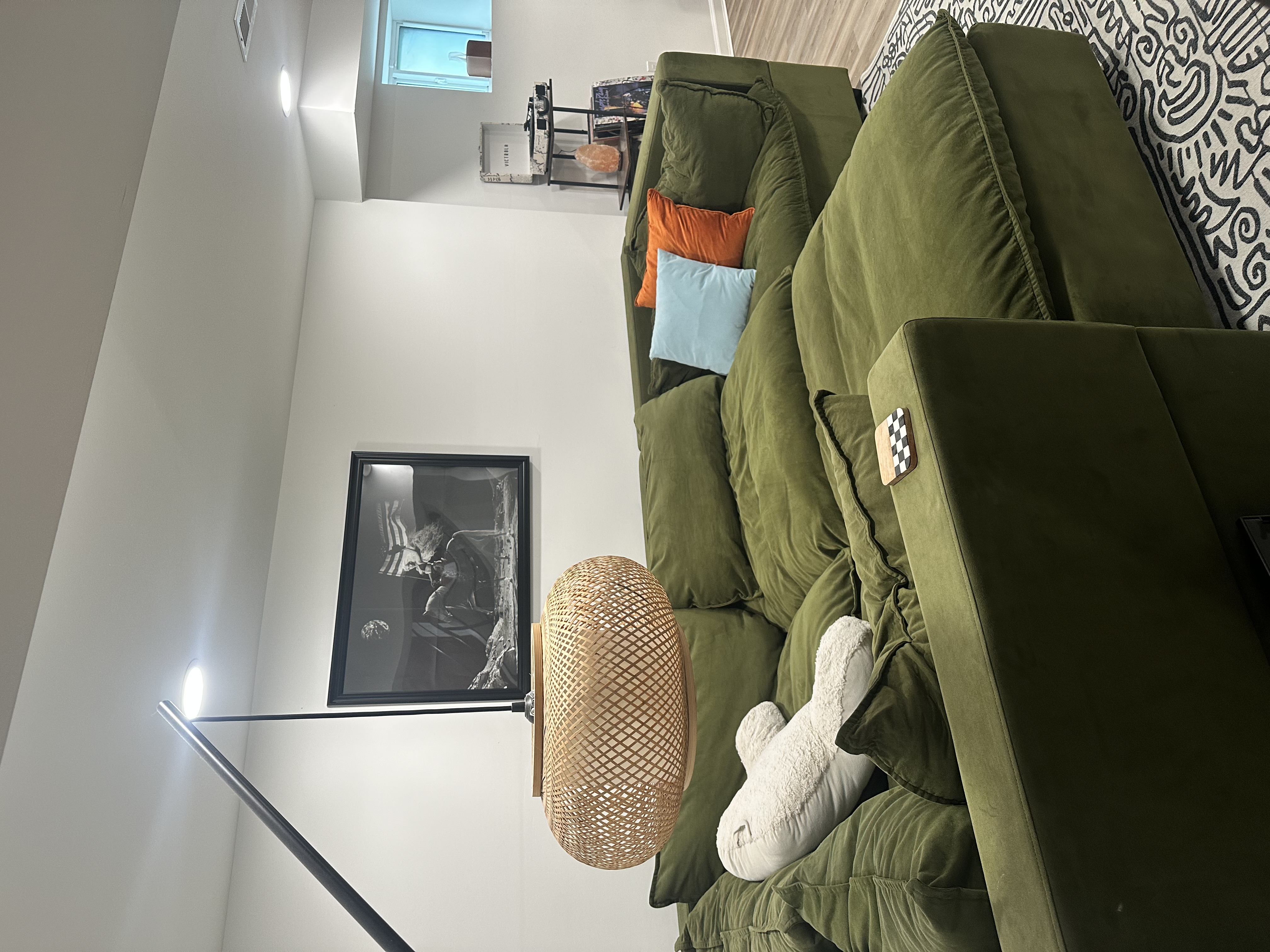 Luxury retro basement retreat - Photo 3