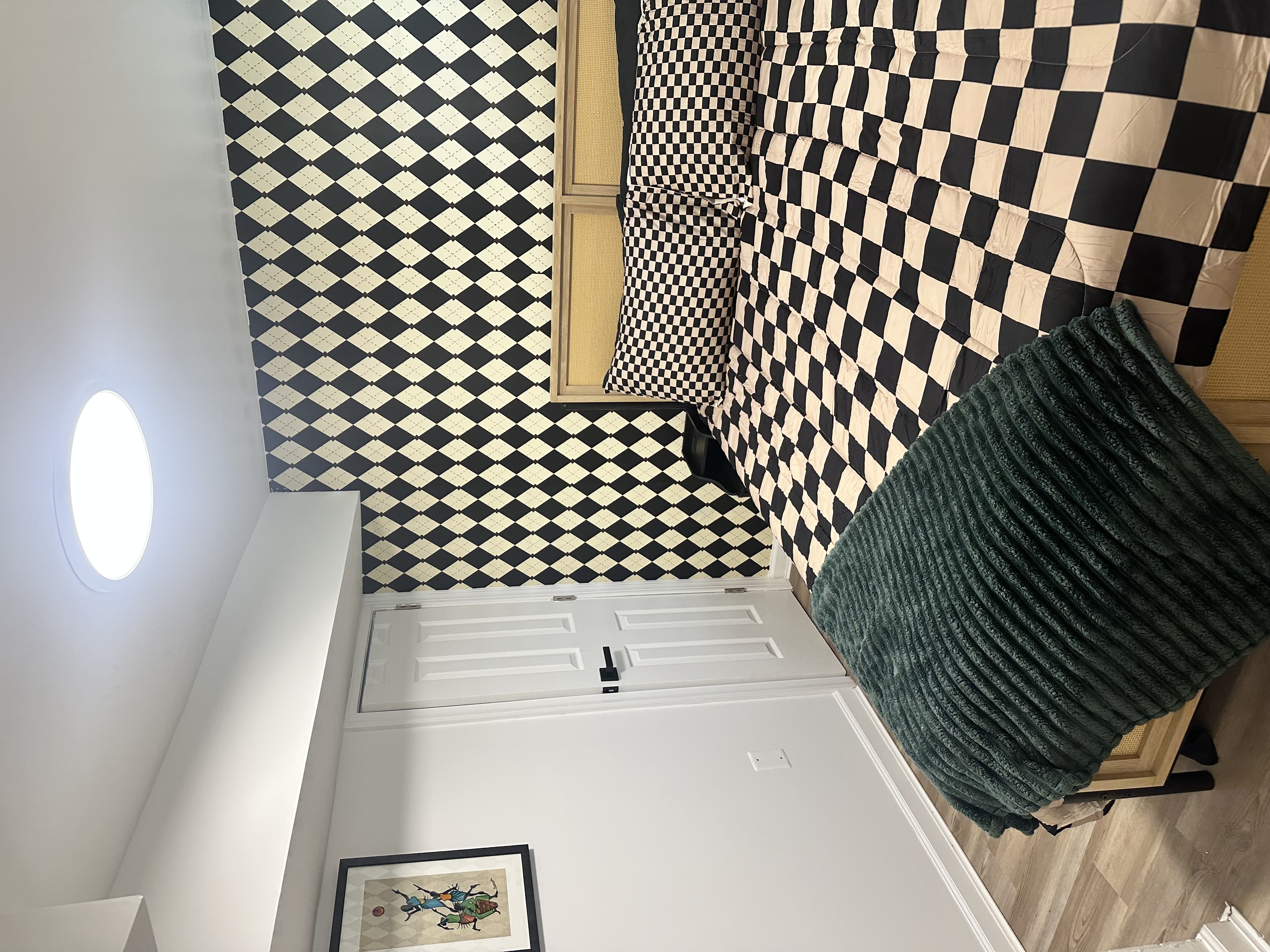 Luxury retro basement retreat - Photo 2