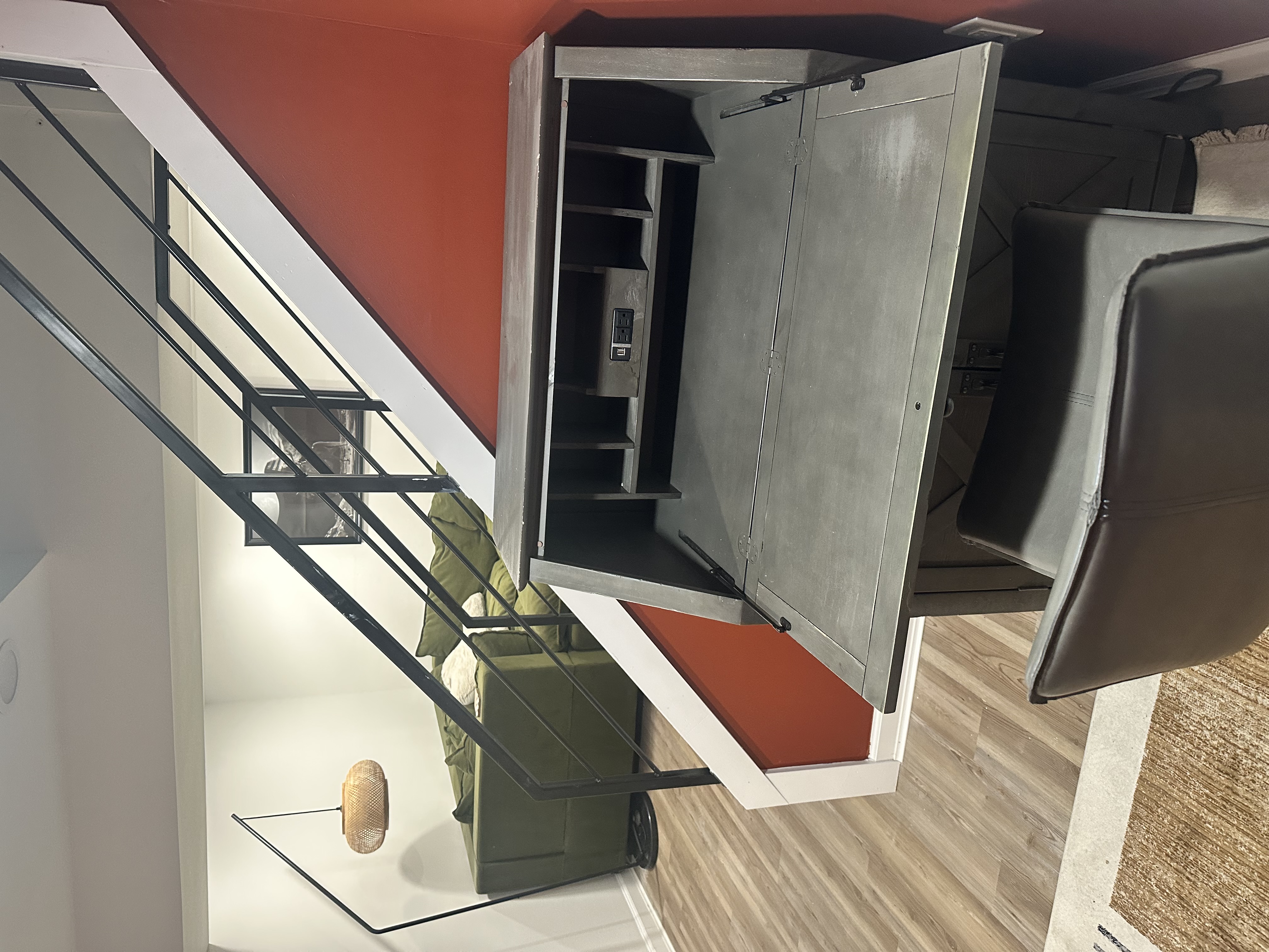 Luxury retro basement retreat - Photo 5