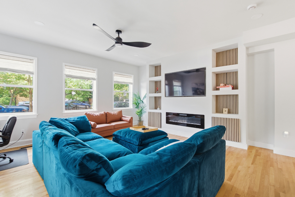 Large Private Apartment in Townhome with Rooftop Hot Tub and Capitol Views - Photo 1