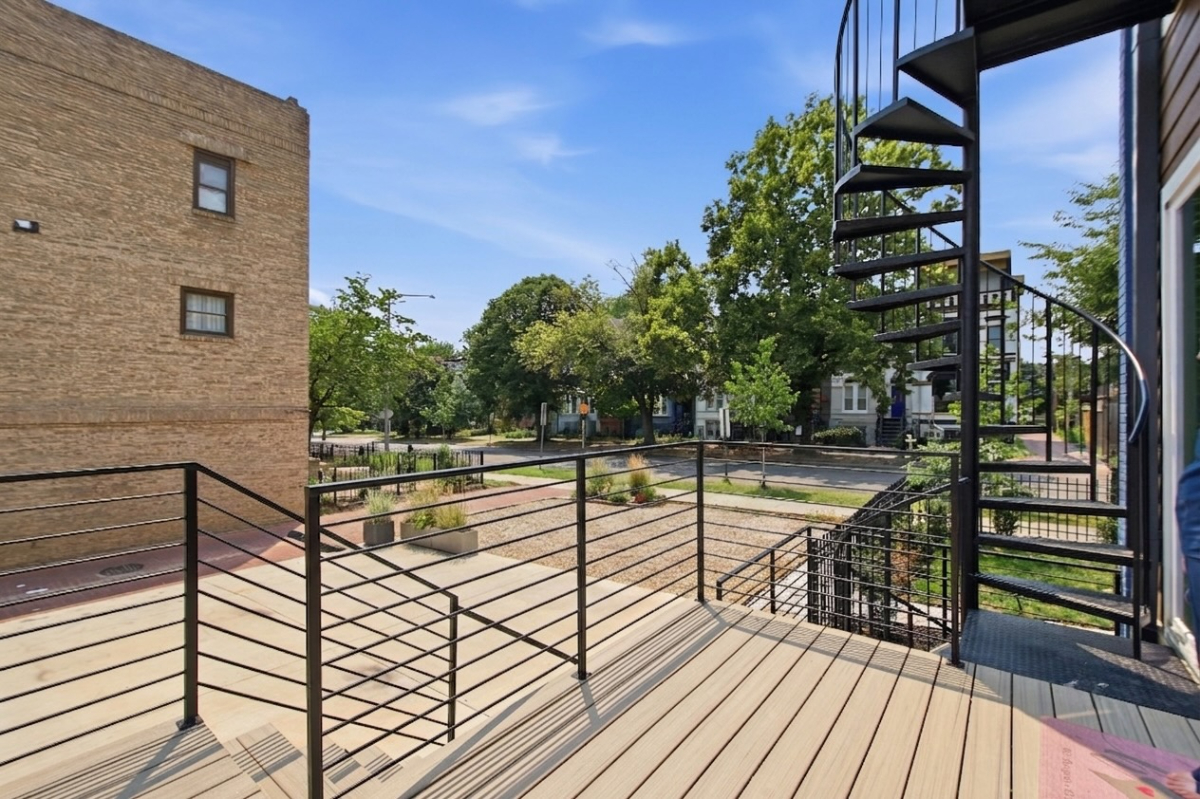 Large Private Apartment in Townhome with Rooftop Hot Tub and Capitol Views - Photo 12