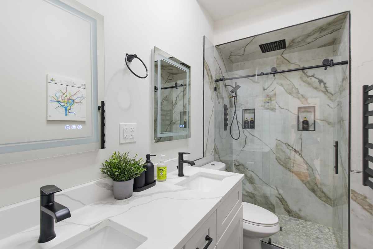 Large Private Apartment in Townhome with Rooftop Hot Tub and Capitol Views - Photo 10