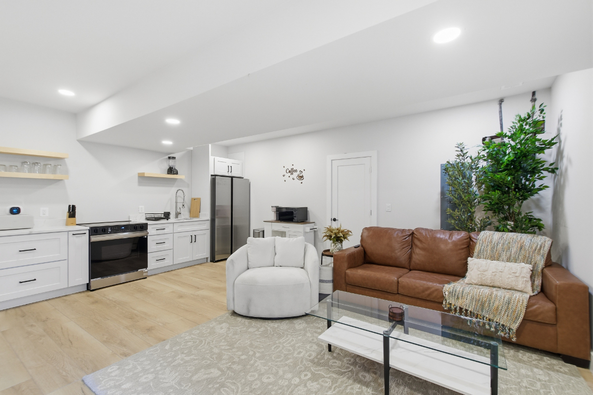 Large Private Lower Level Luxury Suite in Townhome with Rooftop Hot Tub Access and Capitol Views - Photo 1