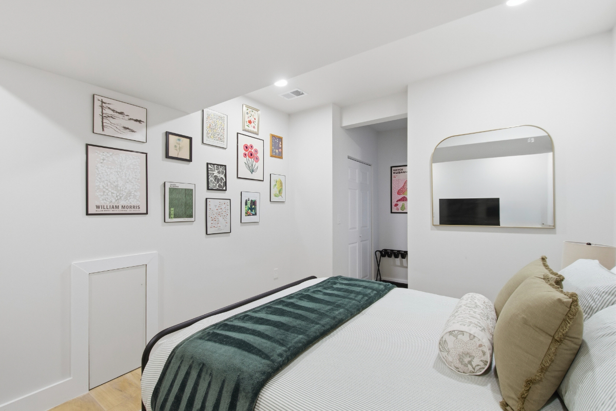Large Private Lower Level Luxury Suite in Townhome with Rooftop Hot Tub Access and Capitol Views - Photo 5