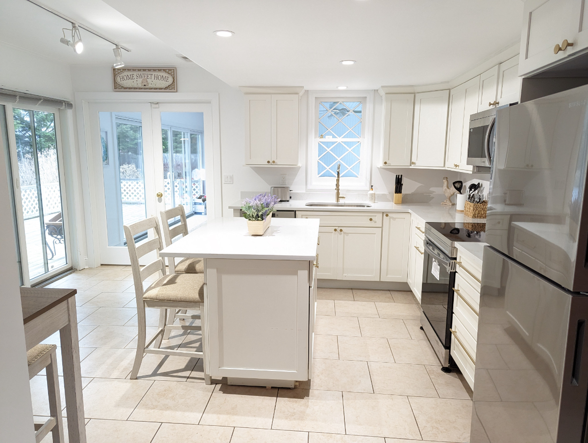 Updated 1800s Farmhouse on the Golf Course - Minutes from Stony Brook ELIH, Greenport - Photo 4