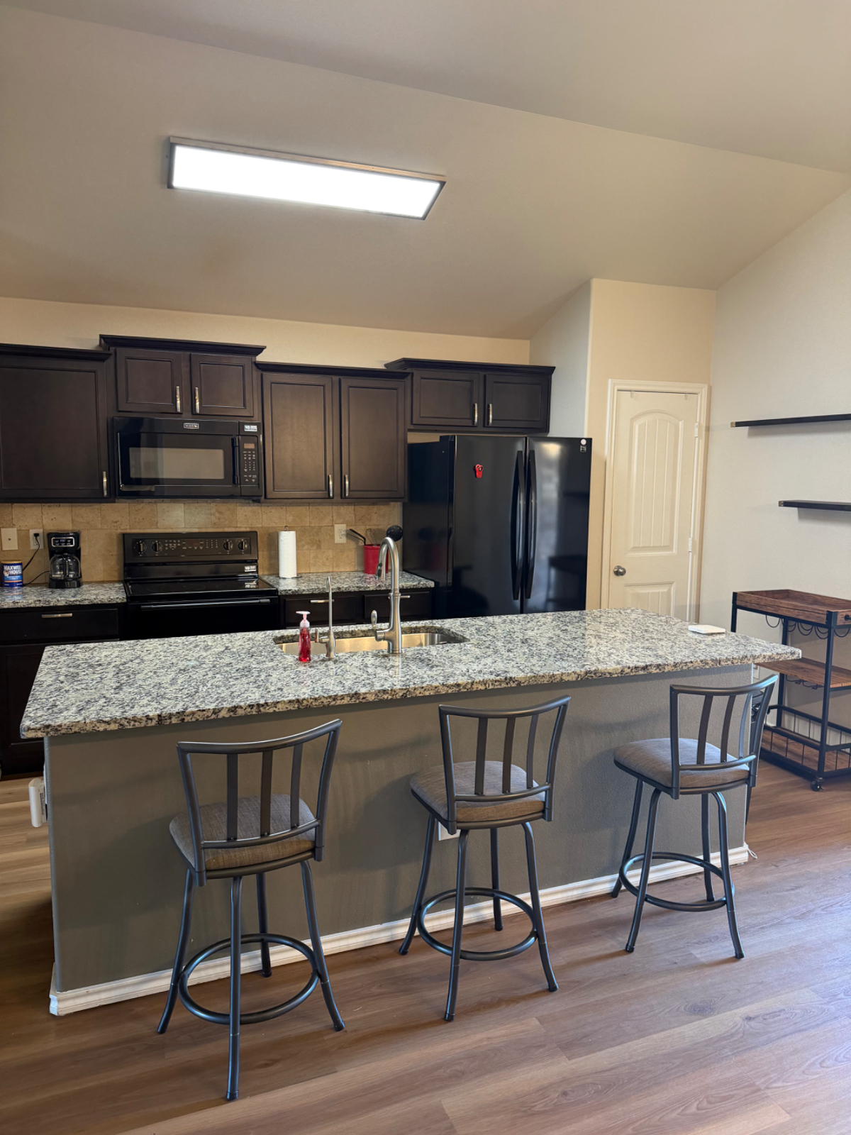 Beautifully Furnished 3BR Home in Southwest Lubbock - Move-in Ready! - Photo 4
