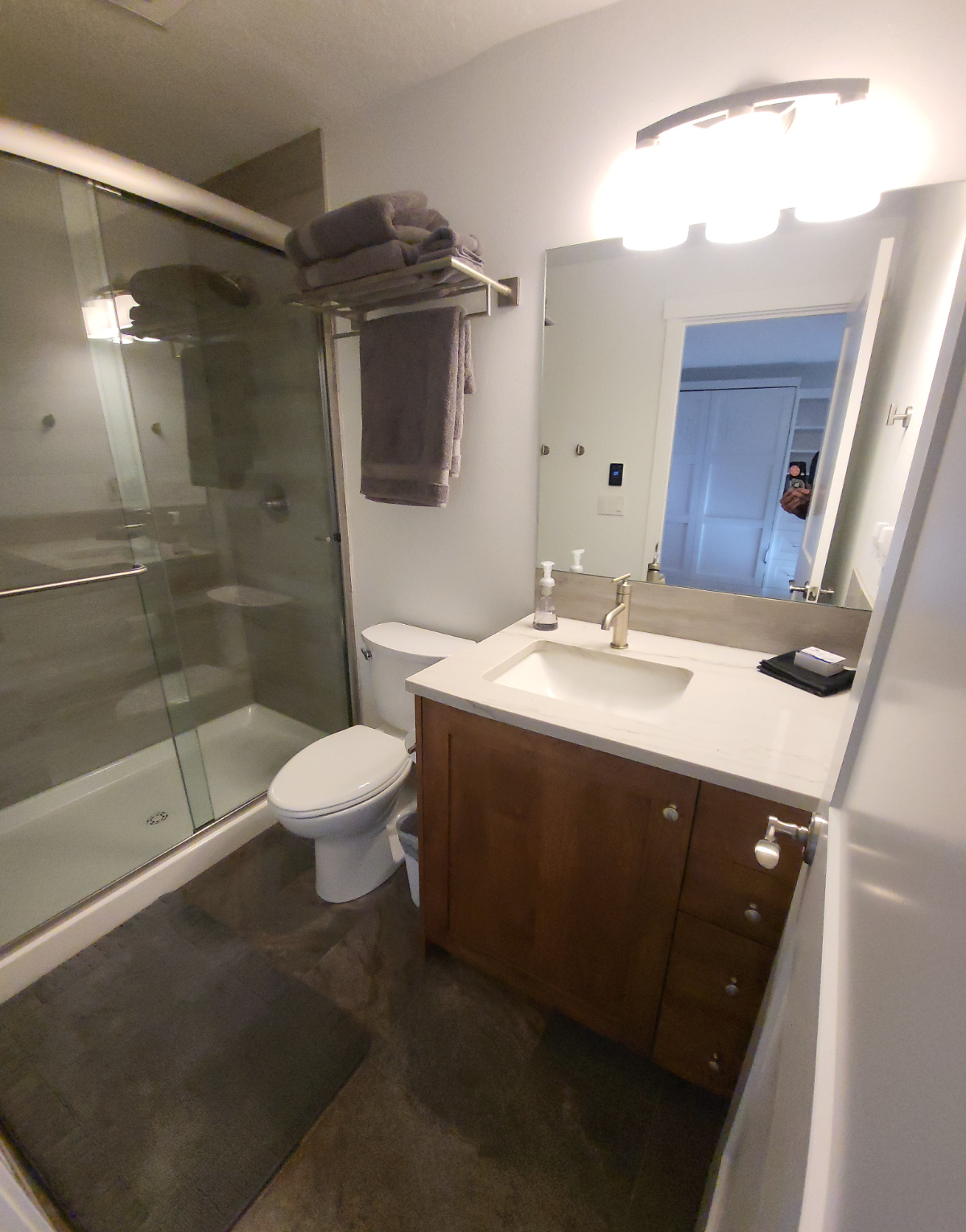 FALL PRICE DROP Epic Westside Basecamp: Premium Studio Between Galveston & Newport Avenues - Photo 3