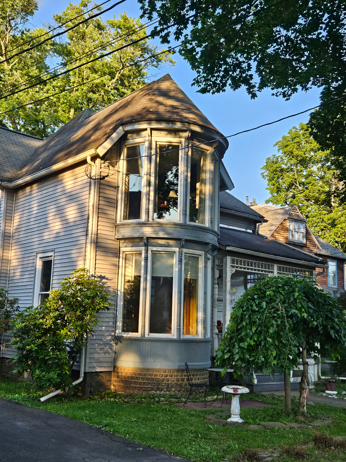 Strawberry Moon Bed and Breakfast - Strawberry Room - Photo 1