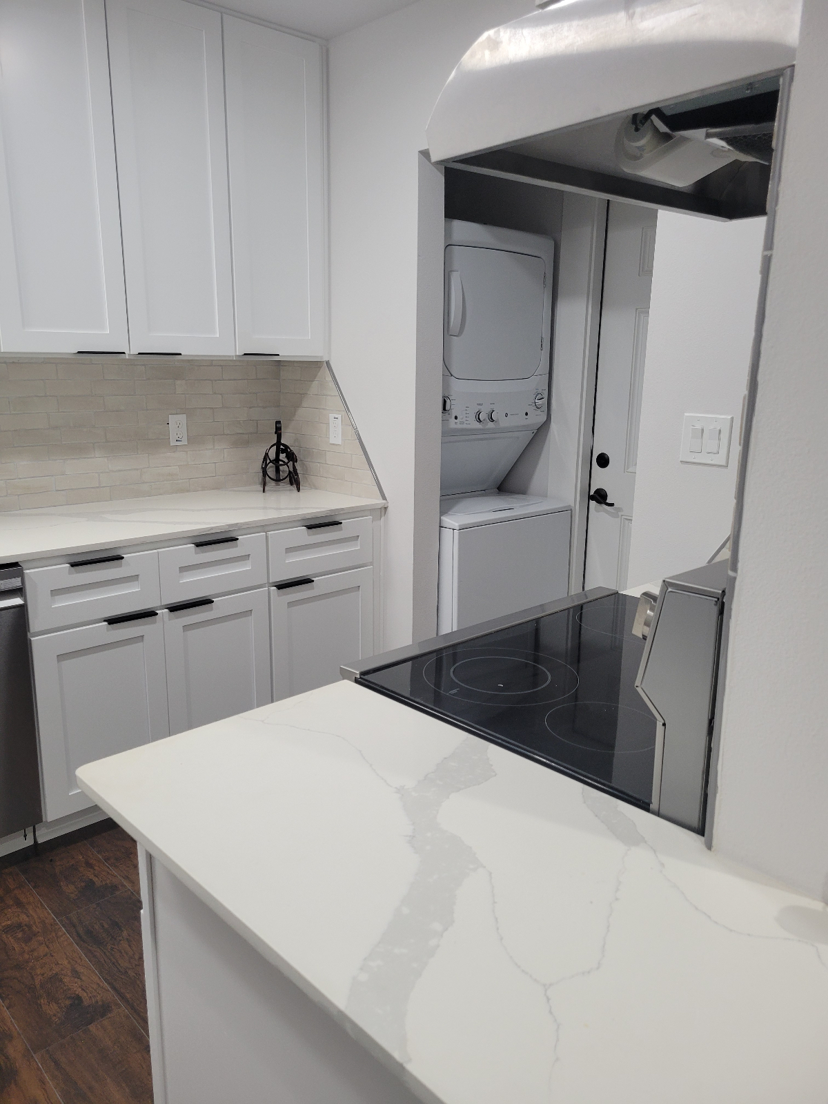 ALL bills paid, fully renovated 2-2 house with garage storage - Photo 3