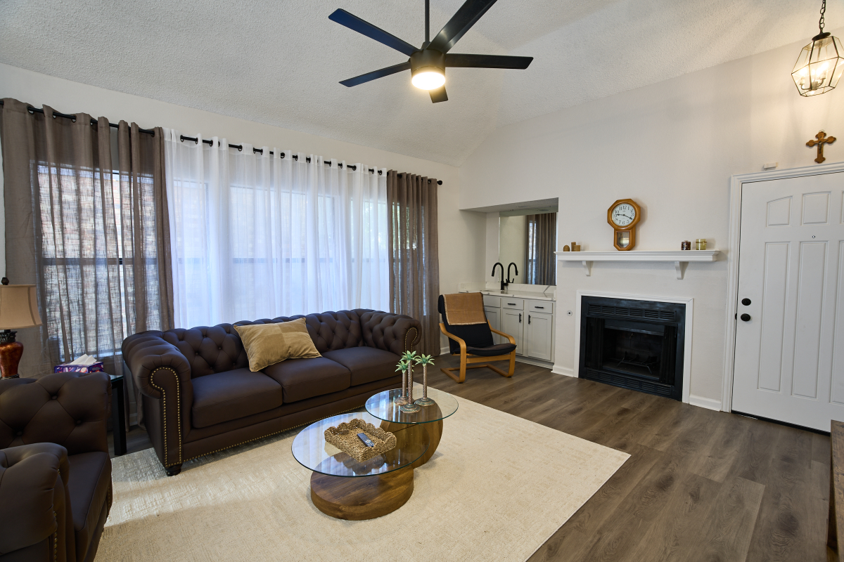 Fully Furnished 3BR/2BA Carrollton Home | Garage + Fast WiFi - Photo 3