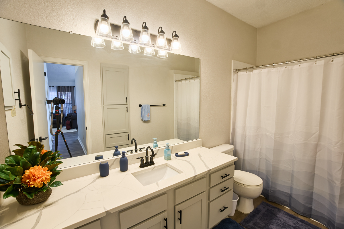 Fully Furnished 3BR/2BA Carrollton Home | Garage + Fast WiFi - Photo 12
