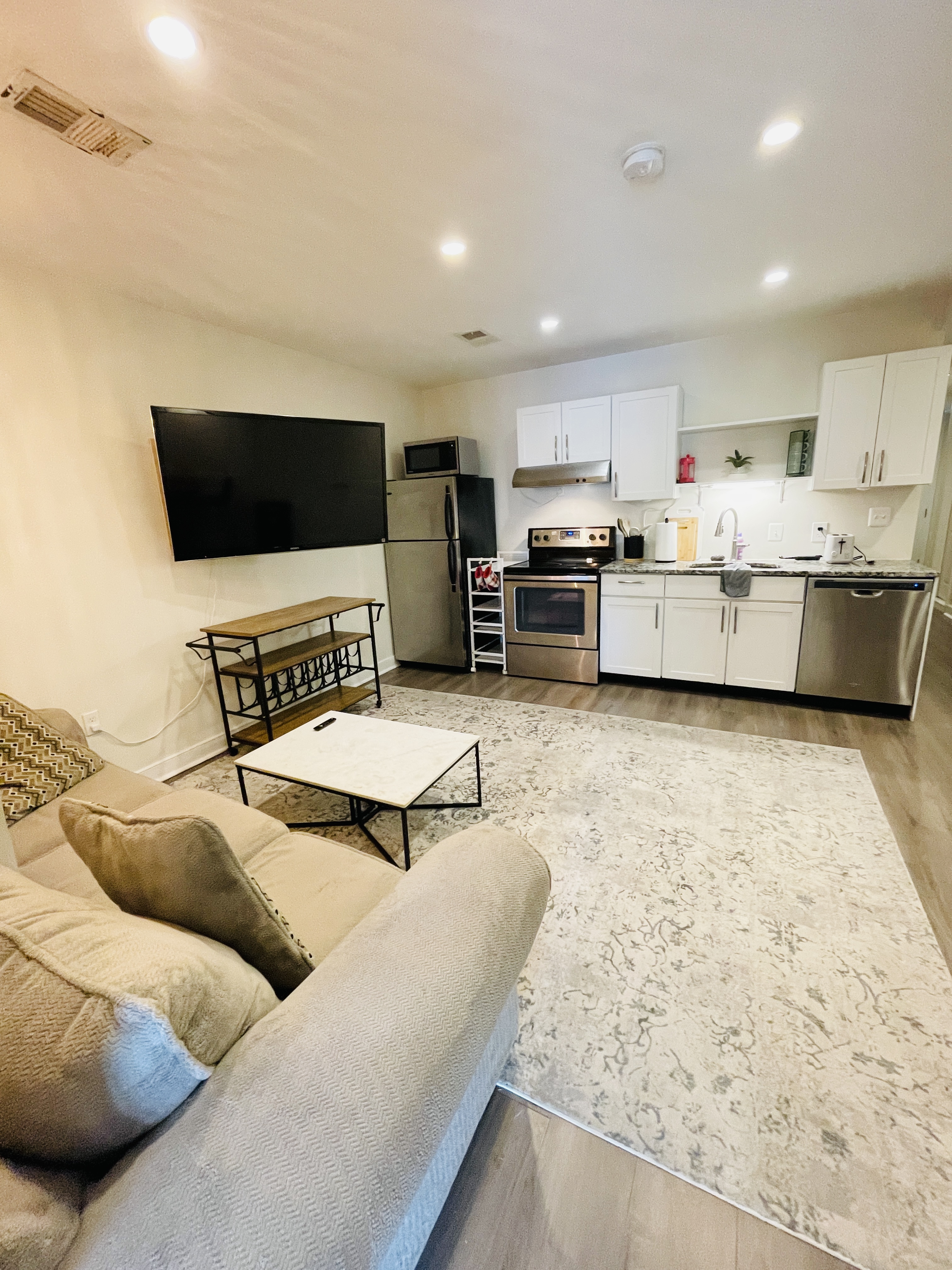 Spacious Capitol Hill 2BR/2BA-Parking, Patio & Pets Welcome - Photo 6