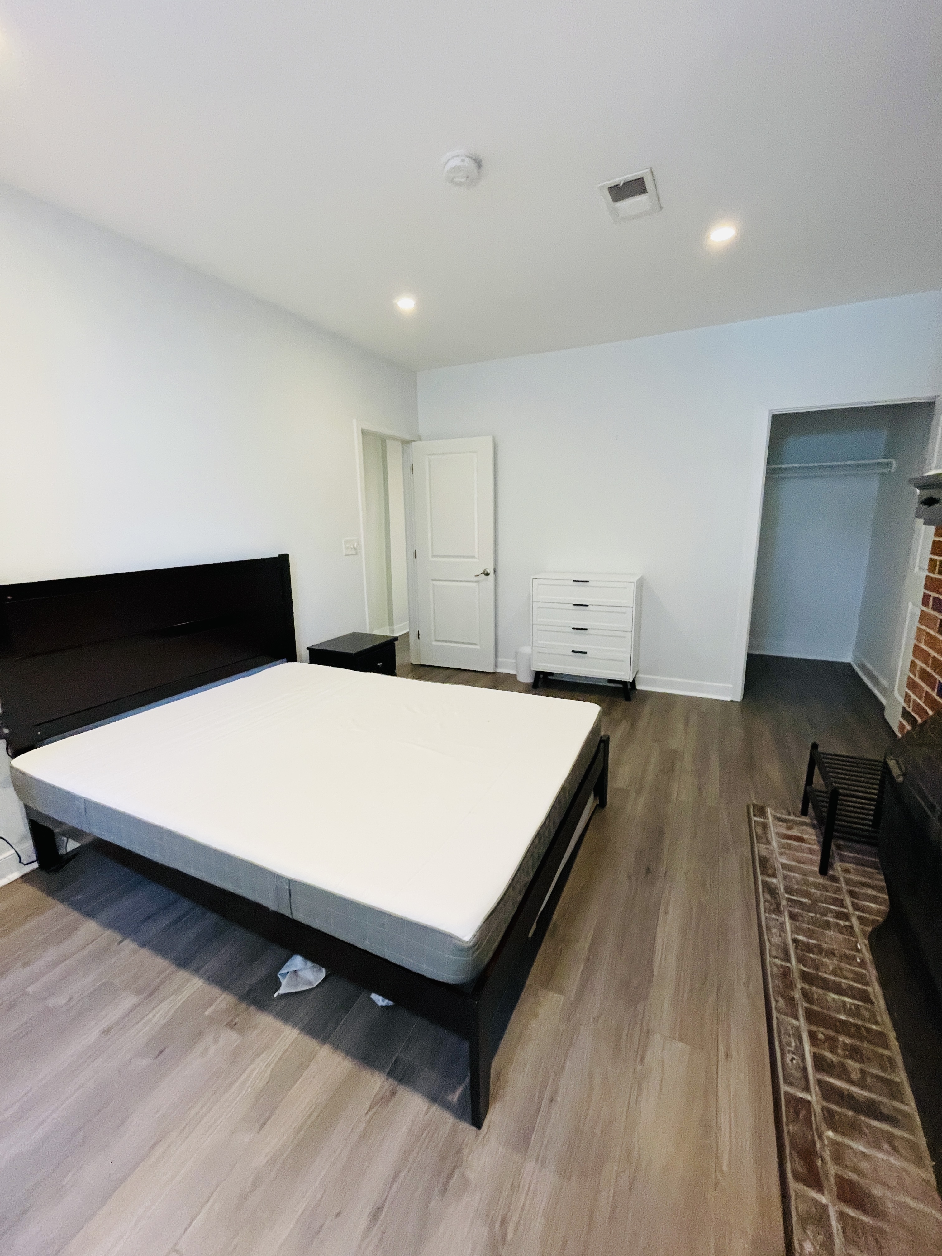 Spacious Capitol Hill 2BR/2BA-Parking, Patio & Pets Welcome - Photo 7