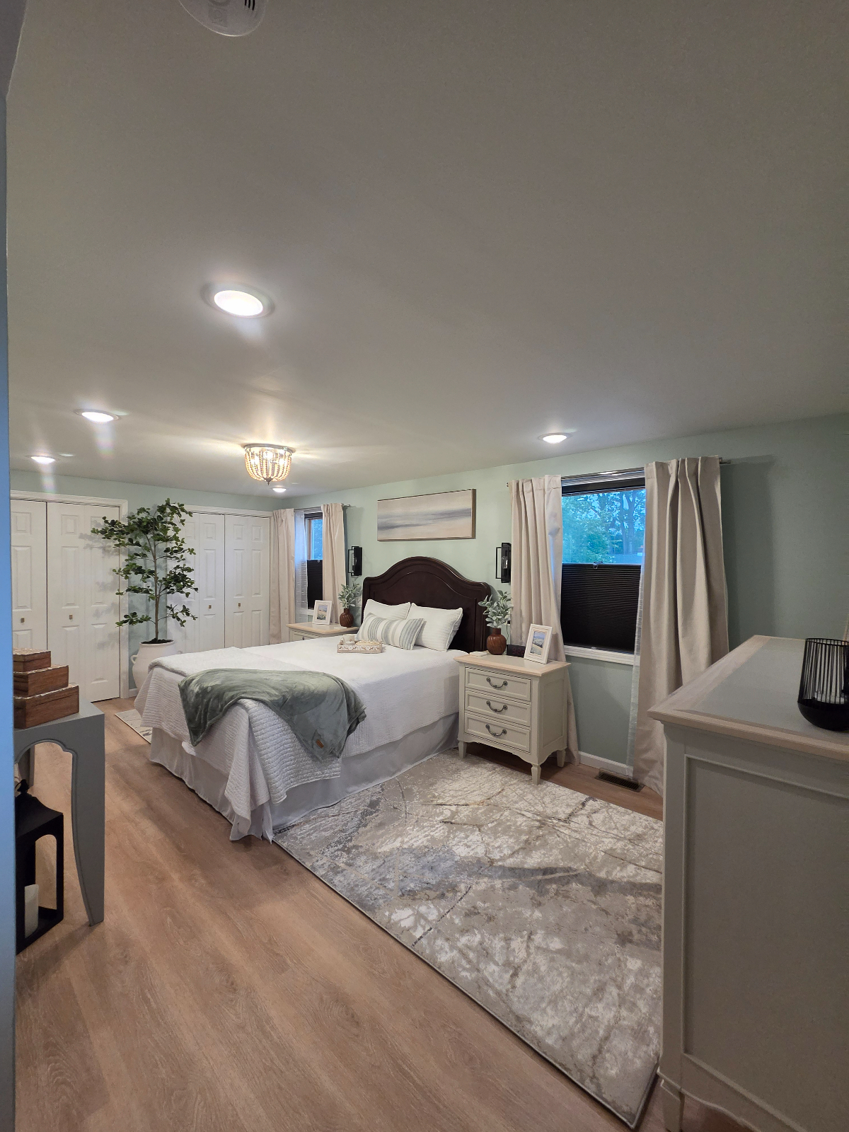 Beautifully Updated 1-Bedroom Apartment - Photo 1