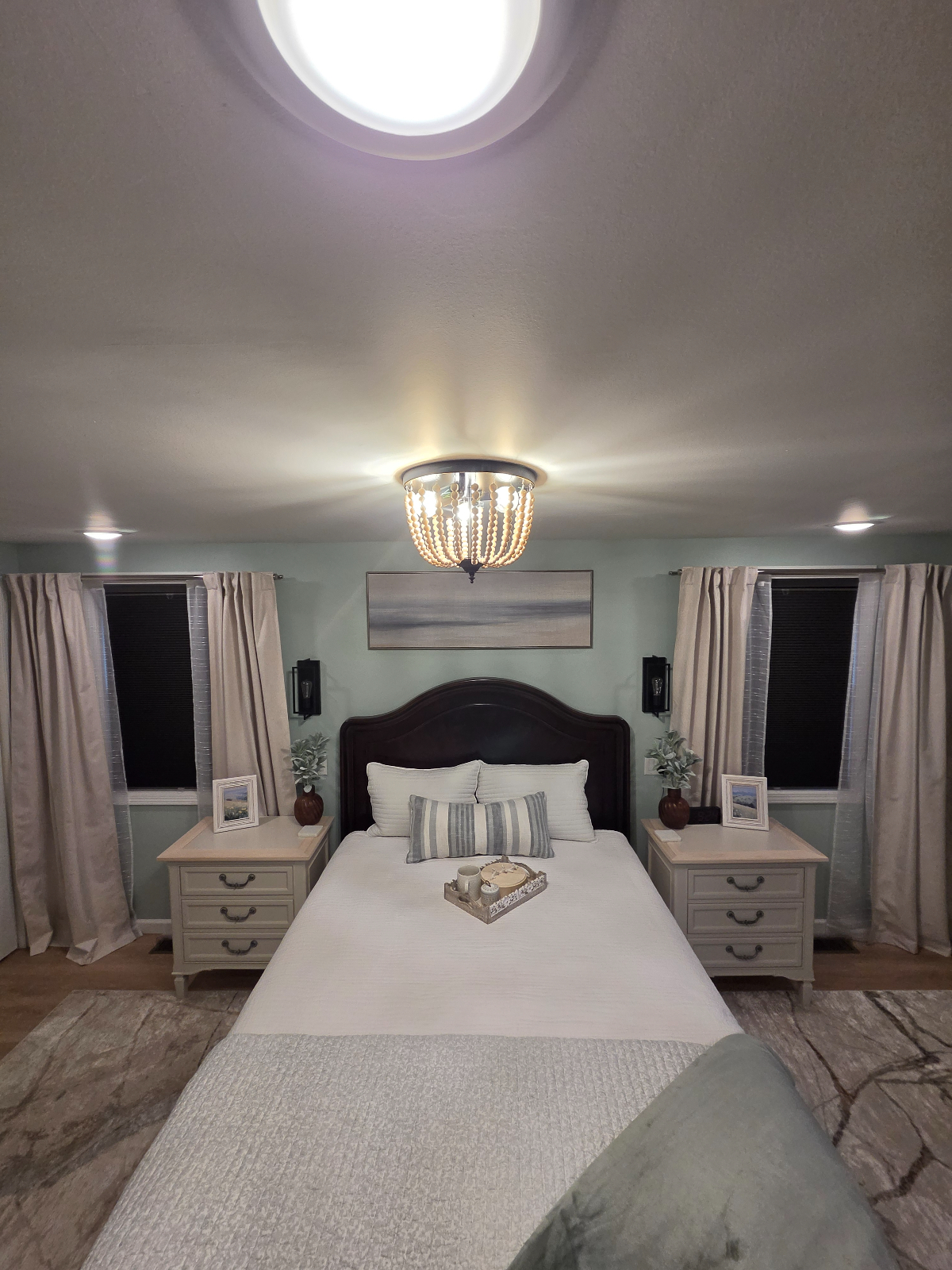 Beautifully Updated 1-Bedroom Apartment - Photo 2