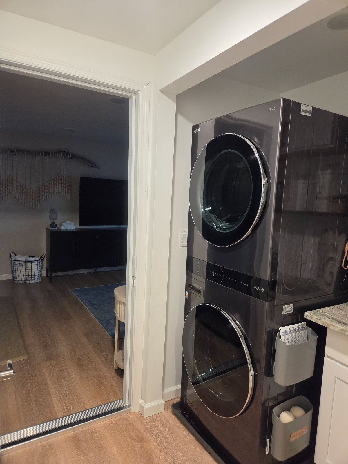 Beautifully Updated 1-Bedroom Apartment - Photo 11
