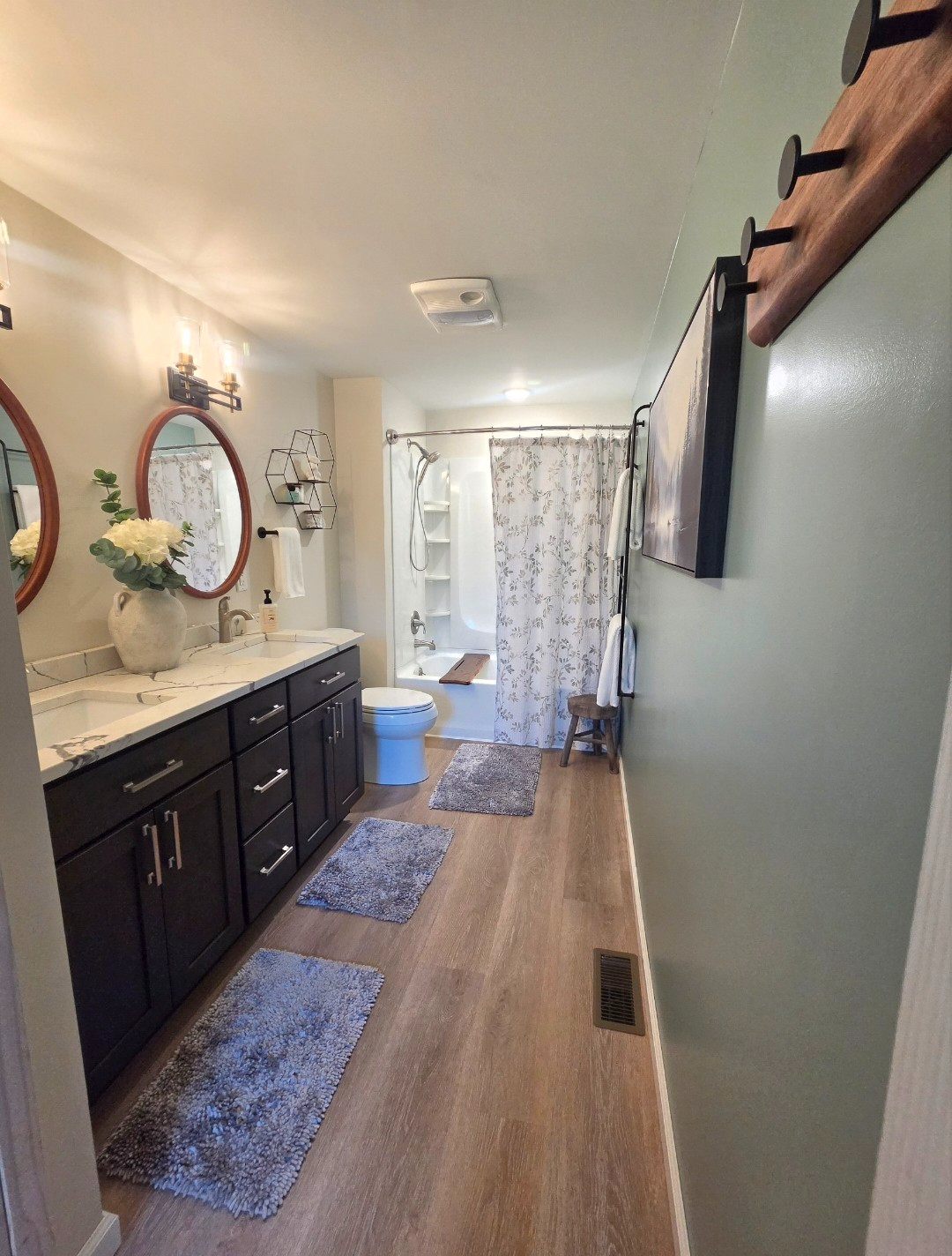 Beautifully Updated 1-Bedroom Apartment - Photo 10