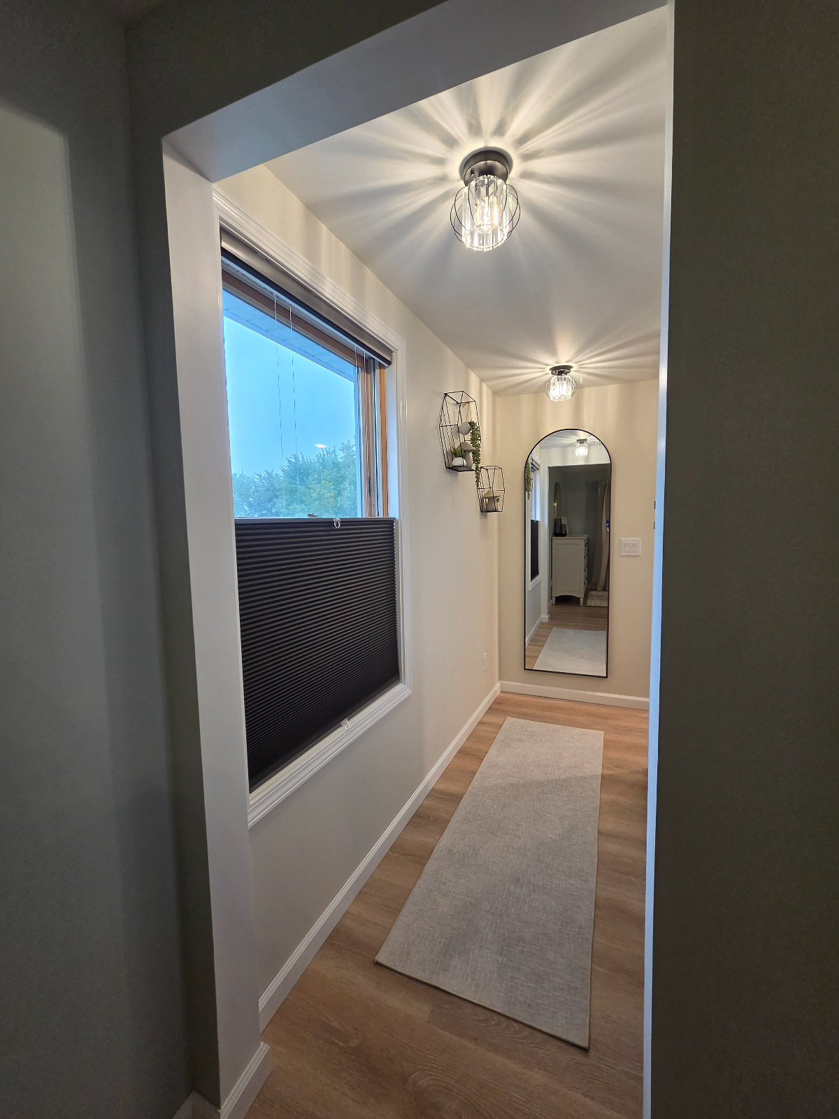 Beautifully Updated 1-Bedroom Apartment - Photo 12