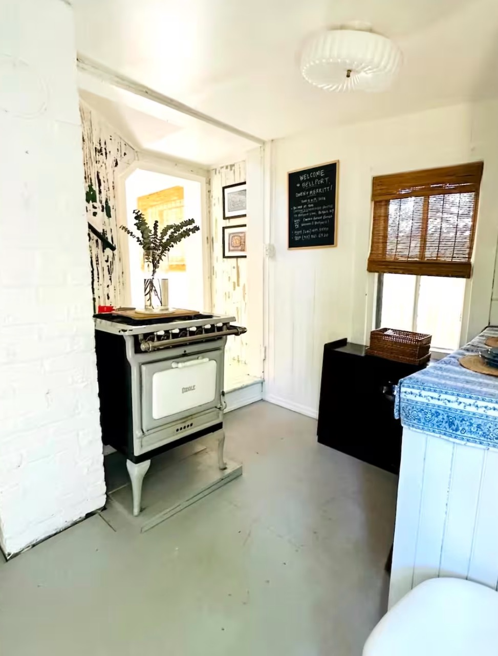 Charming Cottage in Bellport Village ~7 minutes to NYU Langone Hospital-Suffolk - Photo 11
