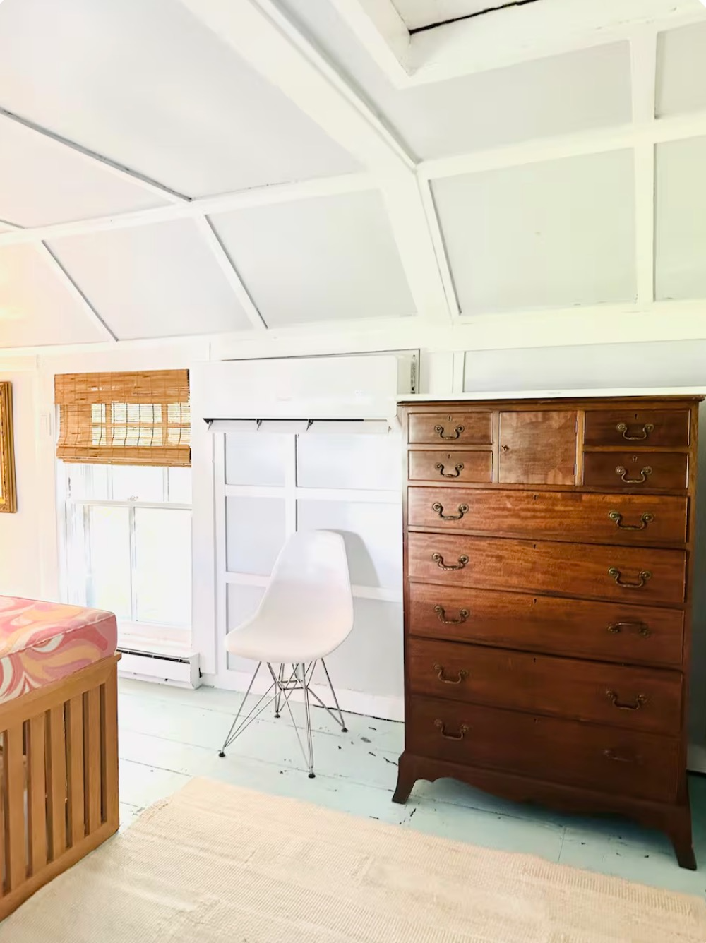 Charming Cottage in Bellport Village ~7 minutes to NYU Langone Hospital-Suffolk - Photo 9