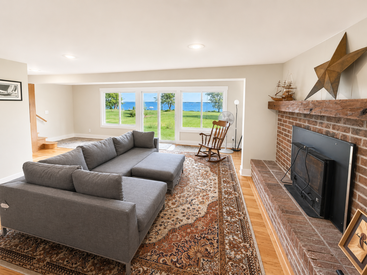 Updated Lakeside Retreat for Traveling Professionals - Photo 4