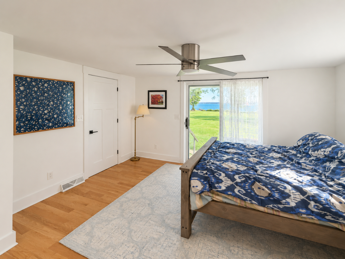 Updated Lakeside Retreat for Traveling Professionals - Photo 6