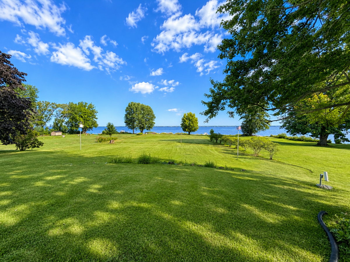 Updated Lakeside Retreat for Traveling Professionals - Photo 12