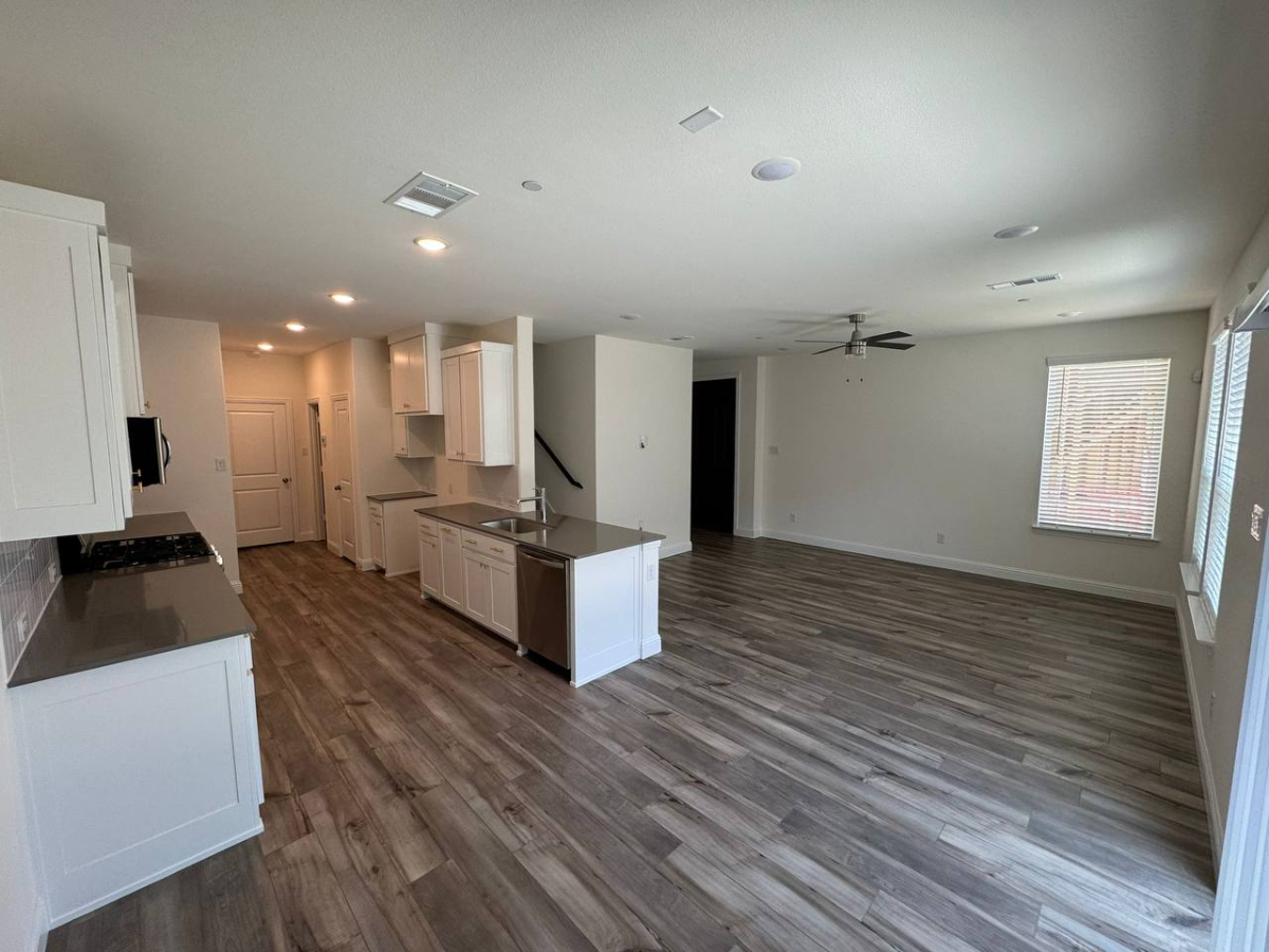 Beautiful Fully Furnished Townhome in Celina, TX - Photo 3