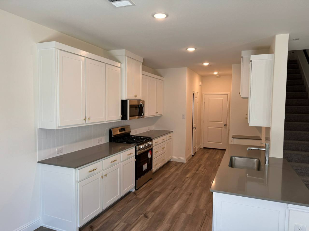 Beautiful Fully Furnished Townhome in Celina, TX - Photo 4