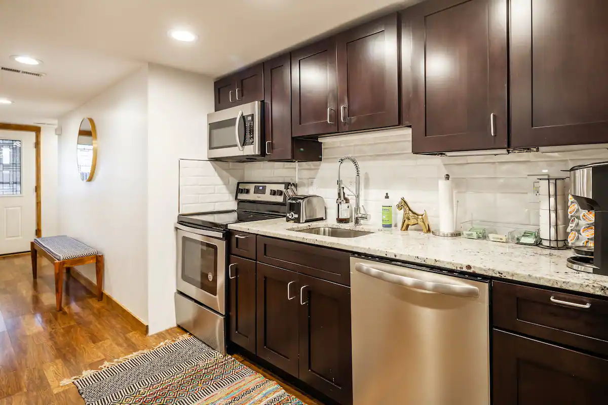 Brookland 1BR Garden Apartment: Near Washington Hospital Center + Zone 5 parking - Photo 7