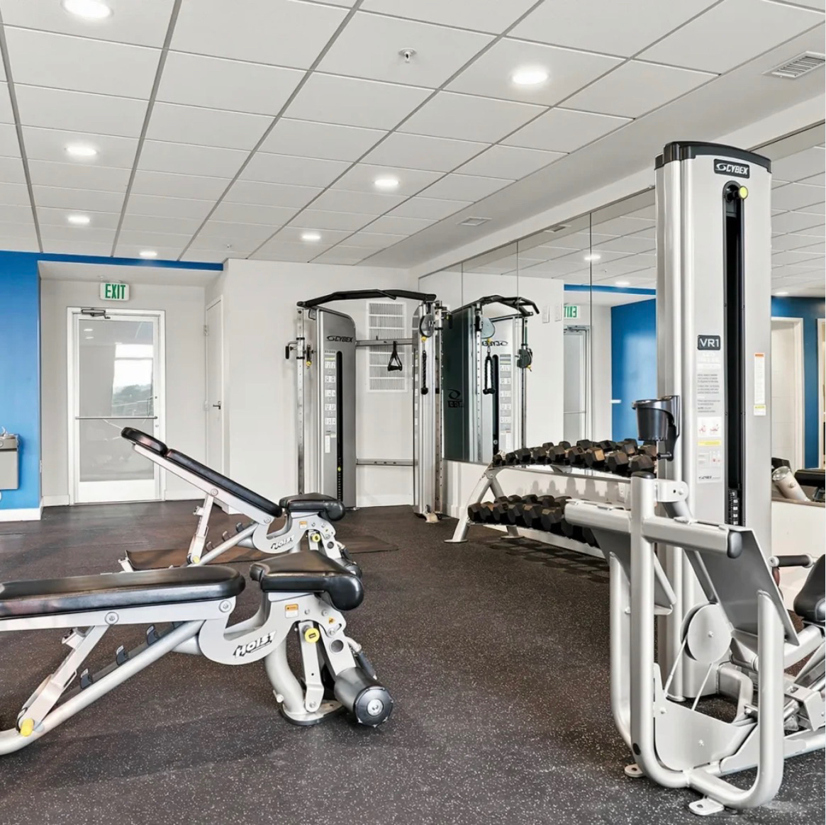 1BD/1BR River & City Views | Parking | Richmond | Pool | Gym - Photo 3