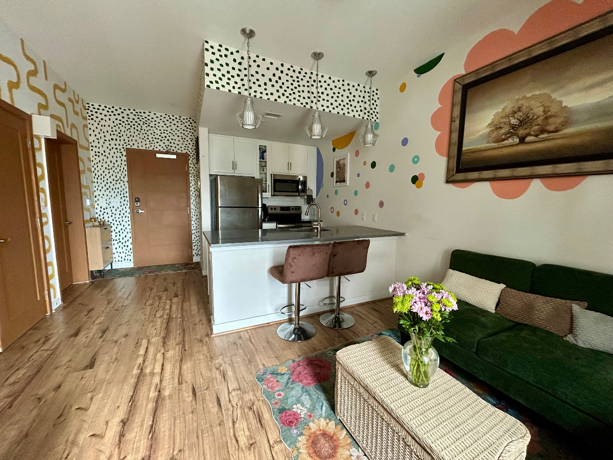 1BD/1BR River & City Views | Parking | Richmond | Pool | Gym - Photo 11