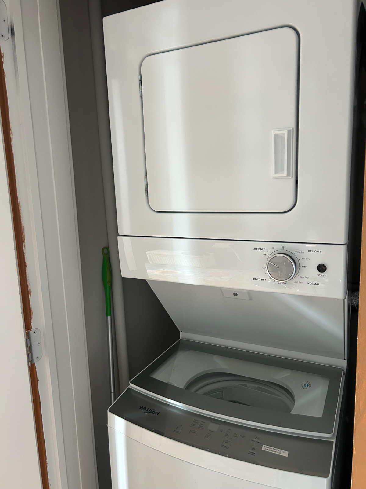 1BD/1BR River & City Views | Parking | Richmond | Pool | Gym - Photo 12