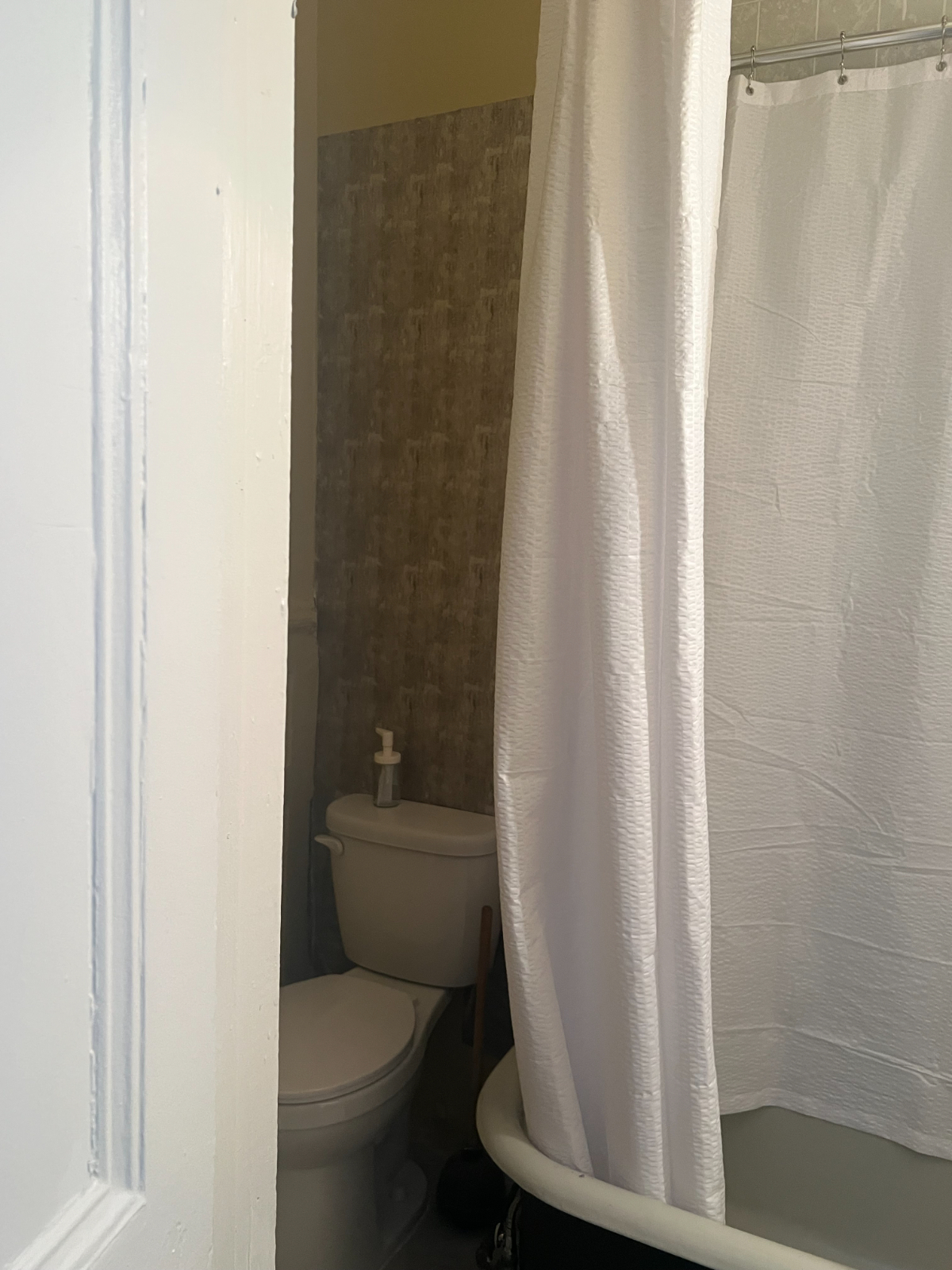 Cozy Inn like Charming Brownstone - Photo 4