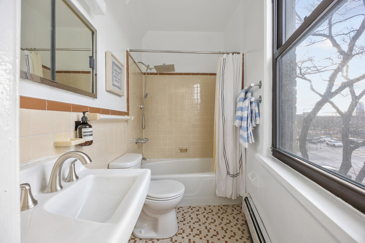 Cozy West Village Studio | Hudson River Views - Photo 3