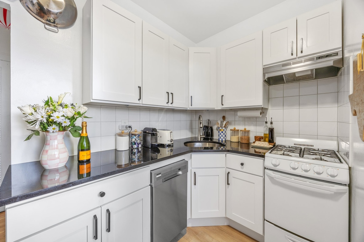 Cozy West Village Studio | Hudson River Views - Photo 5