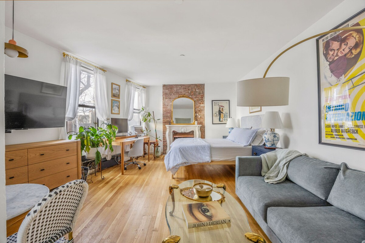 Cozy West Village Studio | Hudson River Views - Photo 9
