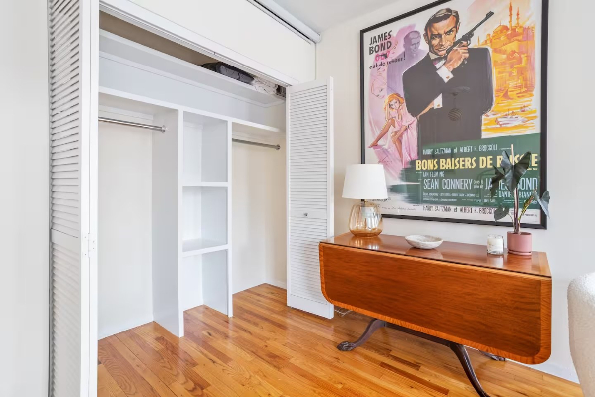 West Village Luxe 1BDR | Desk + Fast WiFi + Central - Photo 11