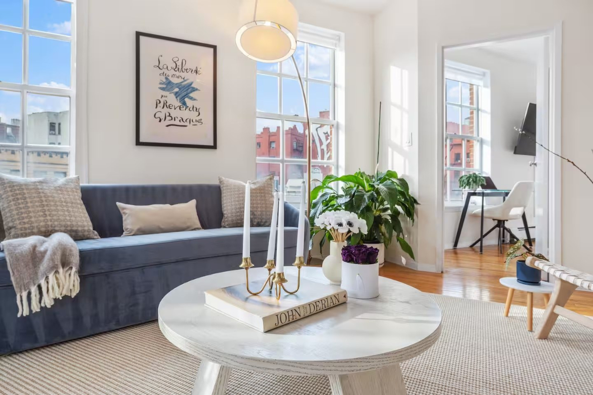 West Village Luxe 1BDR | Desk + Fast WiFi + Central - Photo 10