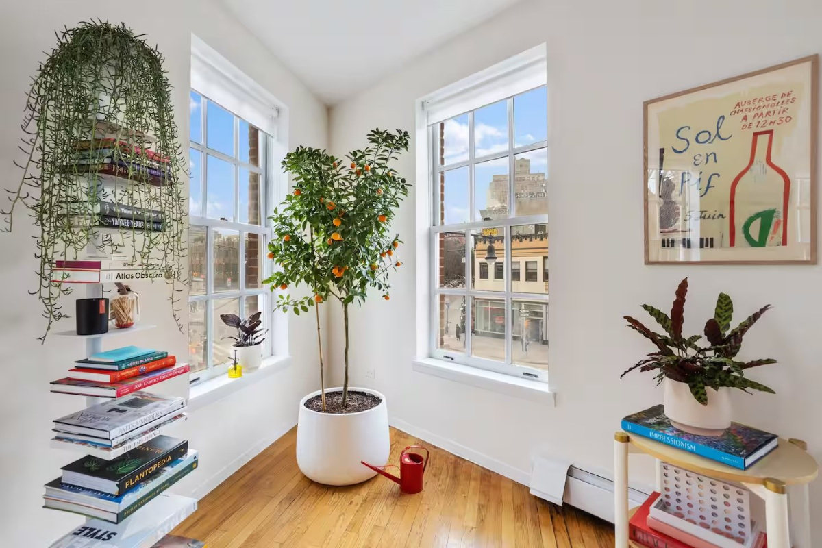 West Village Luxe 1BDR | Desk + Fast WiFi + Central - Photo 5