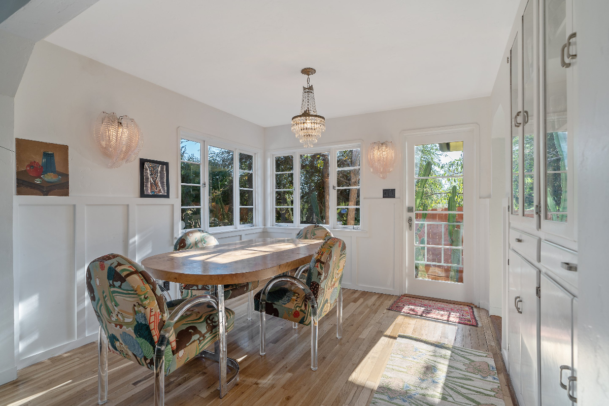 Beautifully restored 2 bedroom 2 bath Craftsman Bungalow - Photo 3