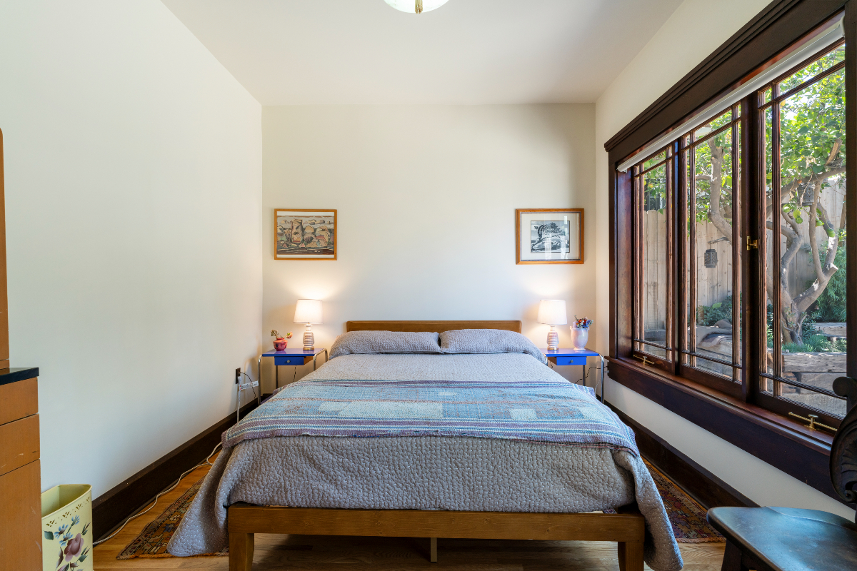 Beautifully Restored 3 Bdr 2 bath craftsman home - Photo 4