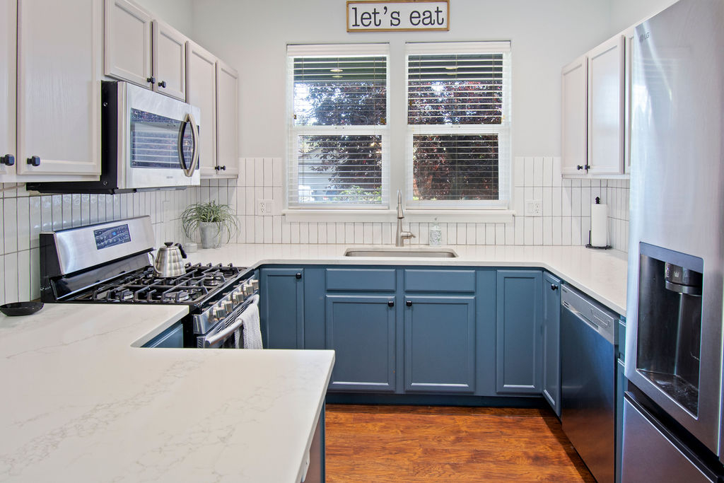 Newly Renovated Furnished Bend Home | Fenced Yard + Garage - Photo 6