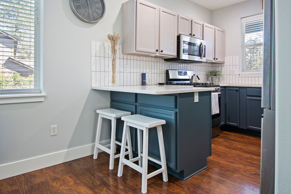 Newly Renovated Furnished Bend Home | Fenced Yard + Garage - Photo 5
