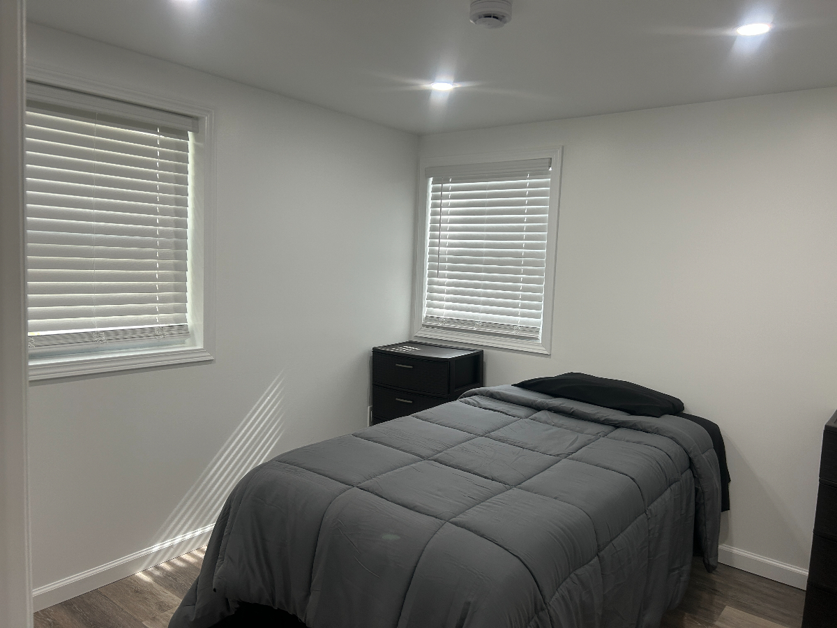 Loft Apartment by The River - Fort Edward (New & Modern) - Photo 4