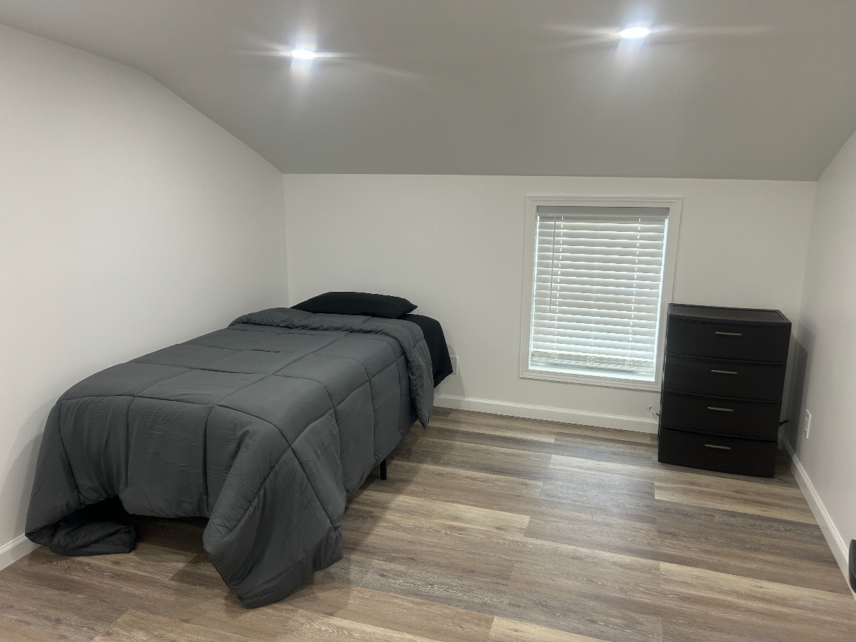 Loft Apartment by The River - Fort Edward (New & Modern) - Photo 5