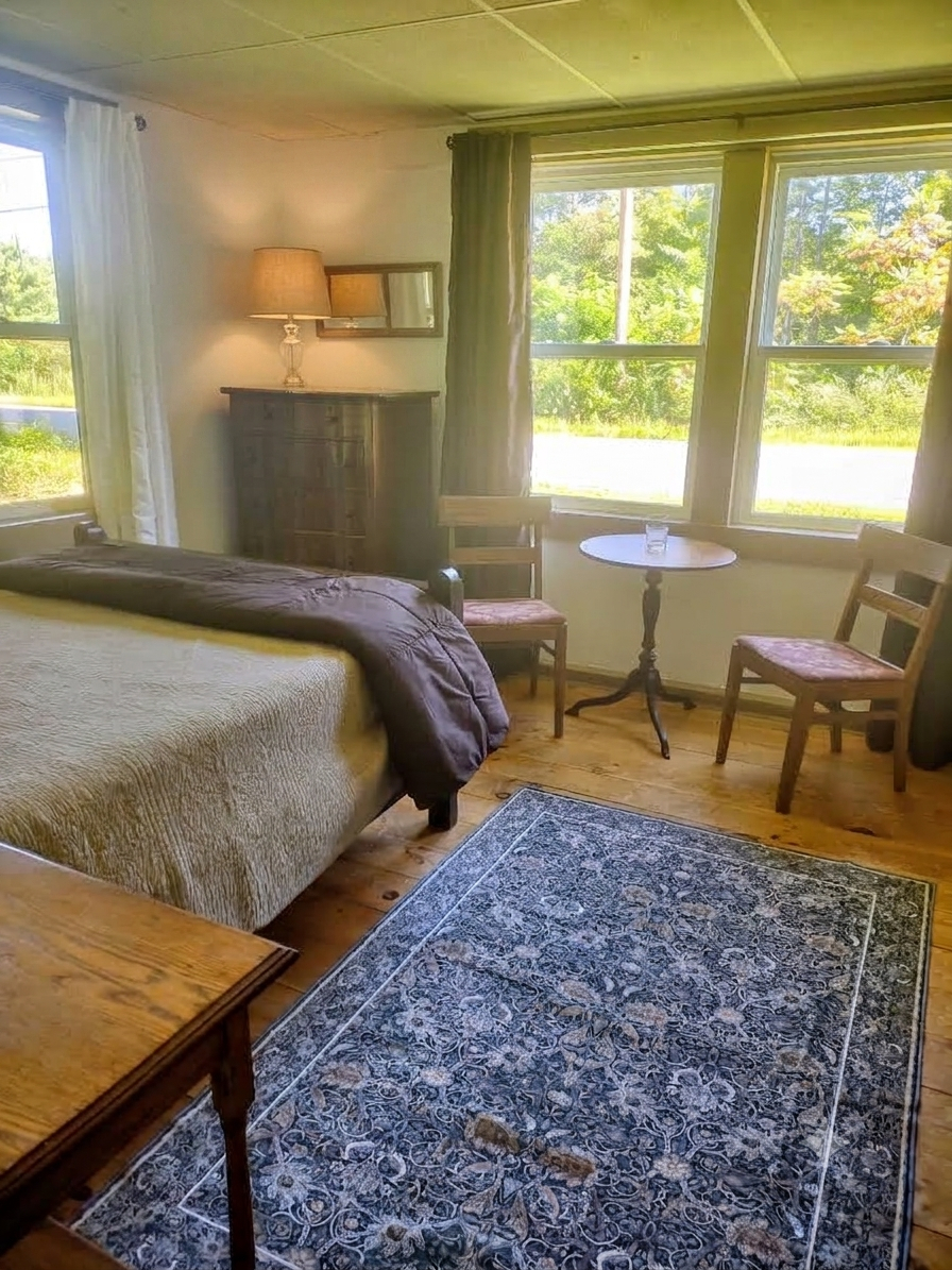 Carriage House 1st floor apartment for rent - Photo 4
