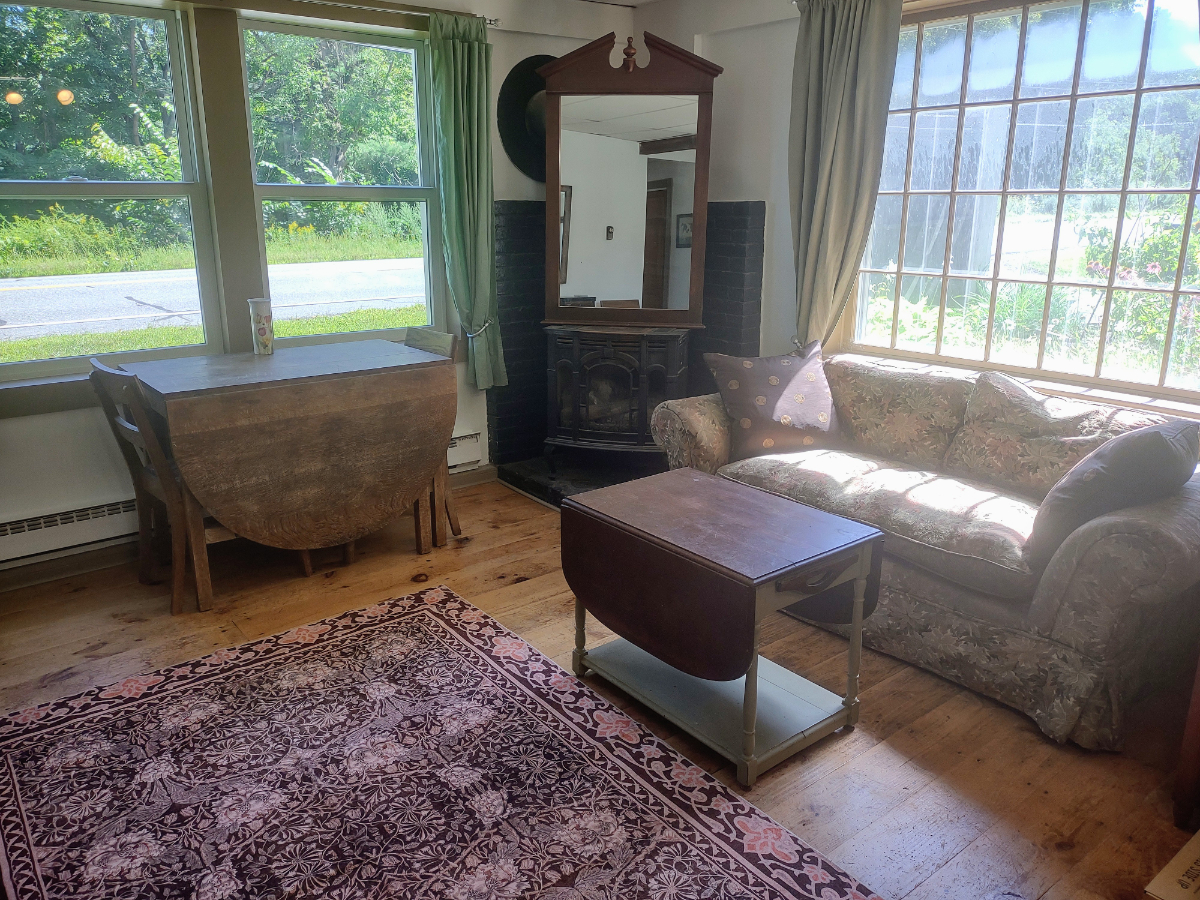 Carriage House 1st floor apartment for rent - Photo 9